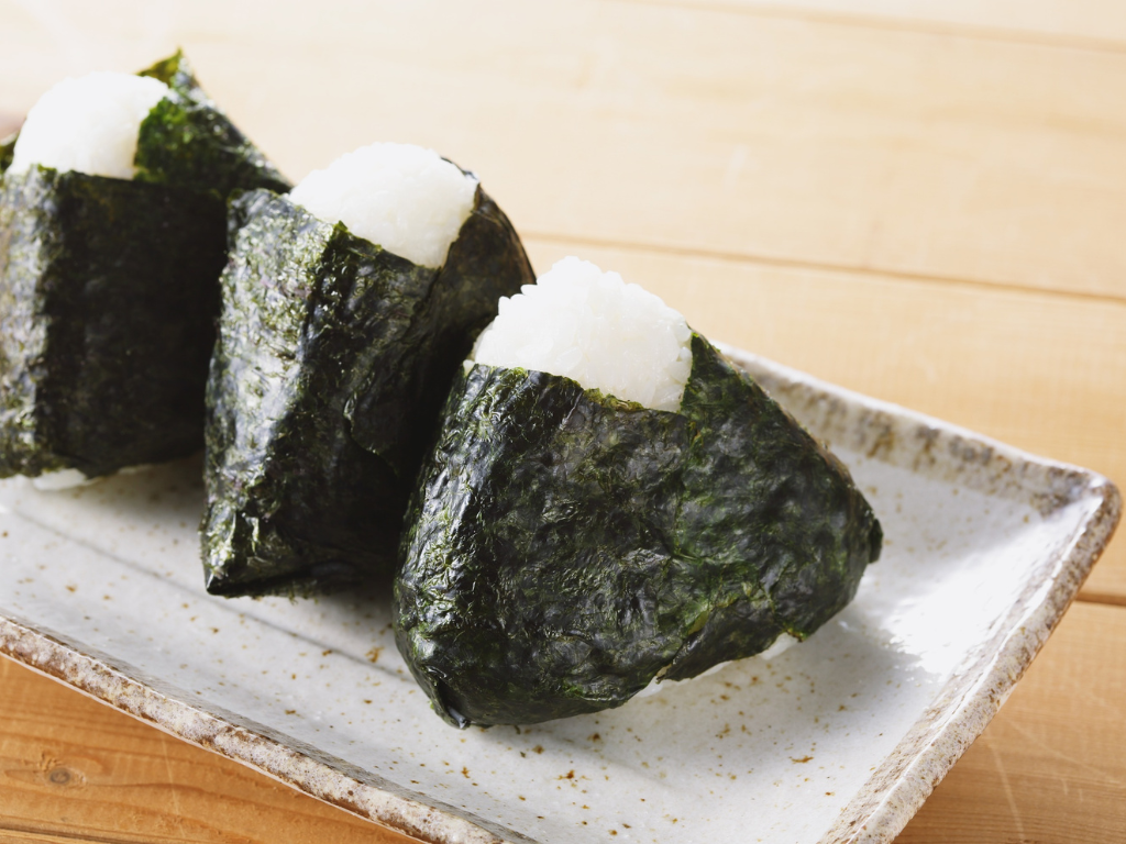 Seaweed for Rice: Nori for Onigiri, Temaki & Bowls