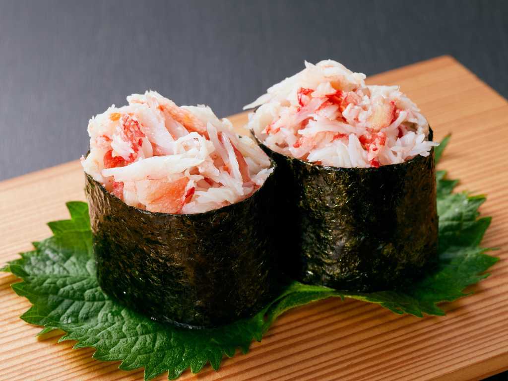 How is seaweed classified into red, brown, and green?